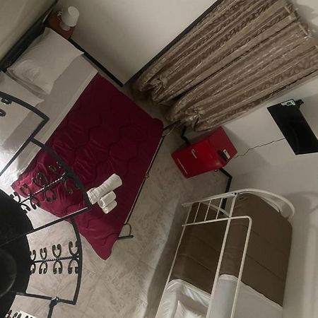 Casa Vacanza La Serenella Apartment Napoli Bagian luar foto